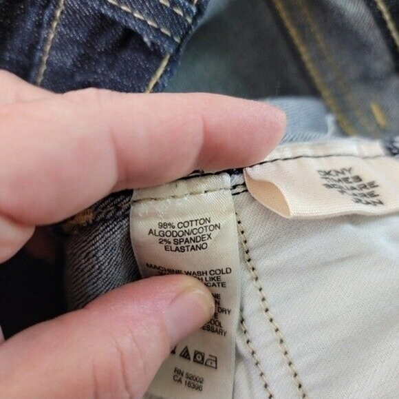 Vtg DKNY Times Square flare jeans - Picture 6 of 6